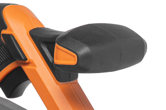 На рукояти уменьшает скольжение